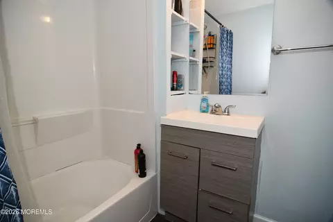 Bath - 84 Lighthouse Dr, Waretown, NJ 08758 photo 1 of 5