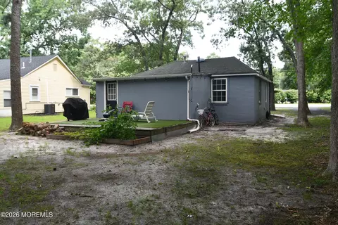 Exterior - 84 Lighthouse Dr, Waretown, NJ 08758 photo 7 of 8