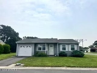 15 Mill Rd, Whiting, NJ 08759