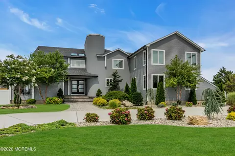 356 Aldo Dr, Toms River, NJ 08755