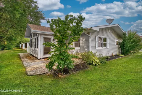 Exterior - 29 Markham Rd, Brick, NJ 08724 photo 4 of 11