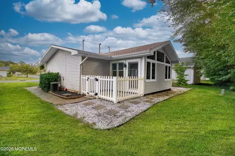Exterior - 29 Markham Rd, Brick, NJ 08724 photo 6 of 11