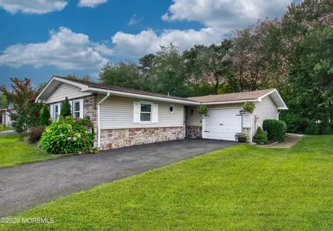29 Markham Rd, Brick, NJ 08724