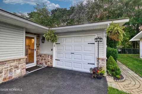 Exterior - 29 Markham Rd, Brick, NJ 08724 photo 2 of 11