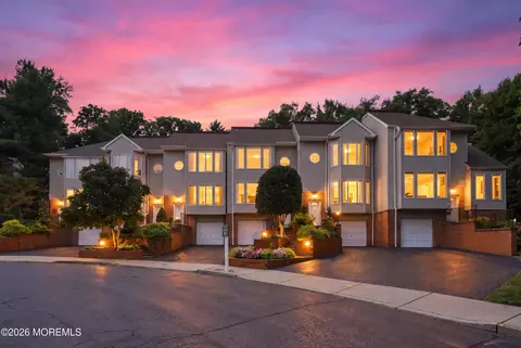 128 Ambassador Dr #1042, Red Bank, NJ 07701