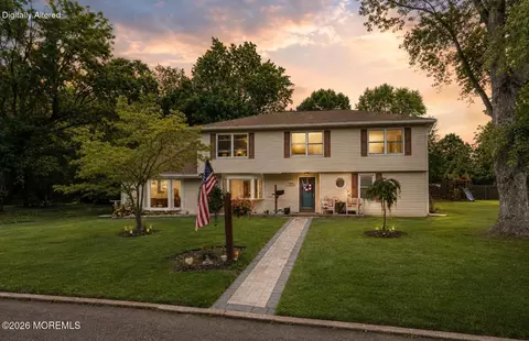 14 Carriage Rd N, Hazlet, NJ 07730