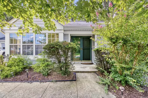 1207 Thornbury Ln # B, Manchester, NJ 08759