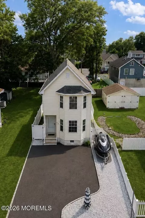 816 Center St, Union Beach, NJ 07735