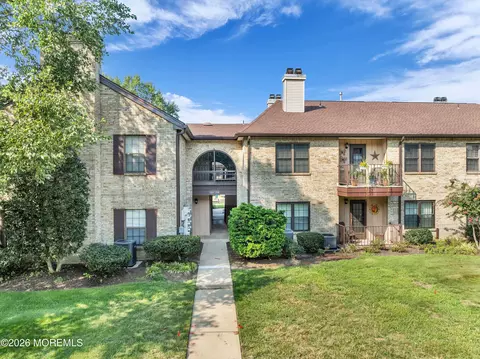 708 Wellington Pl, Matawan, NJ 07747