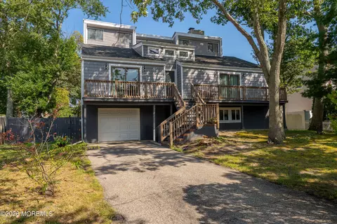 130 Mello Ln, Toms River, NJ 08753