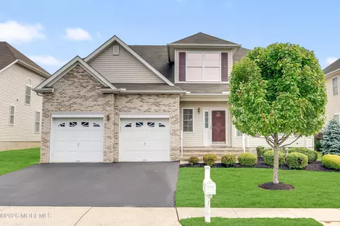 330 Van Dusen Dr, Marlboro, NJ 07746