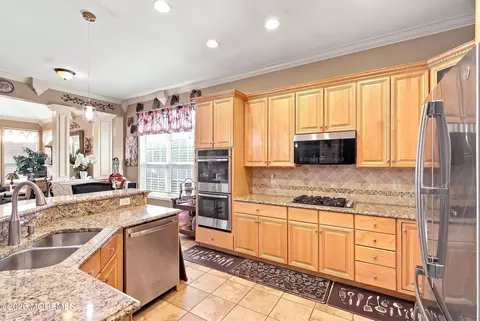 Kitchen - 9 Brielle Ct, Waretown, NJ 08758 photo 4 of 4