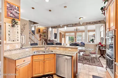 Kitchen - 9 Brielle Ct, Waretown, NJ 08758 photo 3 of 4
