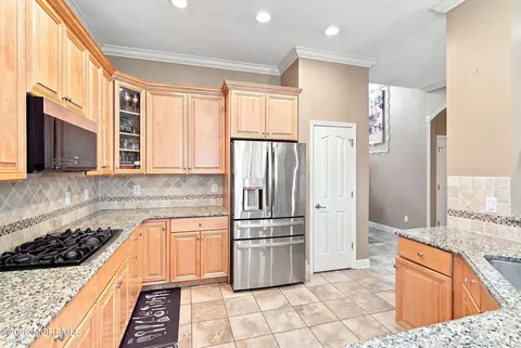 Kitchen - 9 Brielle Ct, Waretown, NJ 08758 photo 2 of 4