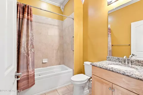 Bath - 9 Brielle Ct, Waretown, NJ 08758 photo 2 of 3