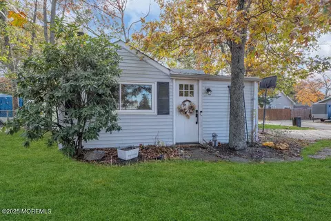 Exterior - 2 Central Ave, Waretown, NJ 08758 photo 1 of 6