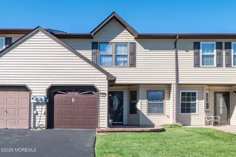 40 Atlantis Ter, Freehold, NJ 07728