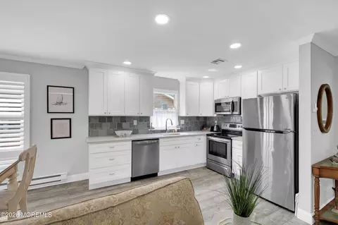 Kitchen - 4 Brenner Ct, Brick, NJ 08724 photo 1 of 3