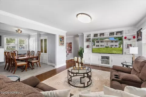 111 Oak Ridge Pkwy, Toms River, NJ 08755