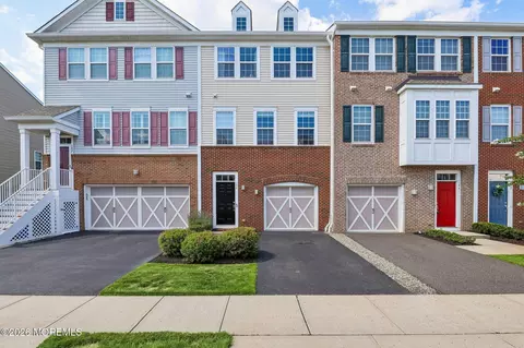 144 Waypoint Dr, Eatontown, NJ 07724