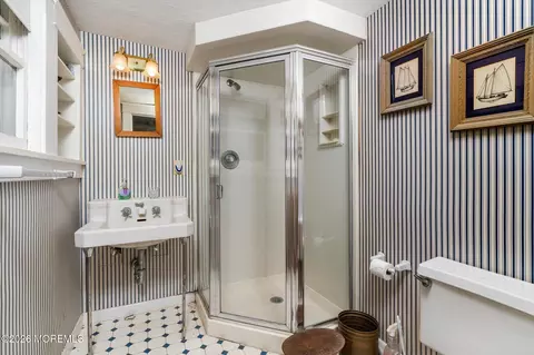Bath - 401 Brown St, Brielle, NJ 08730 photo 2 of 3