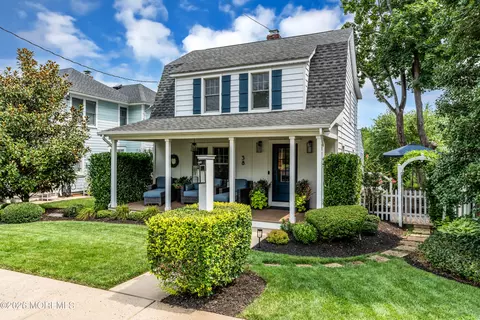 38 Statesir Pl, Red Bank, NJ 07701