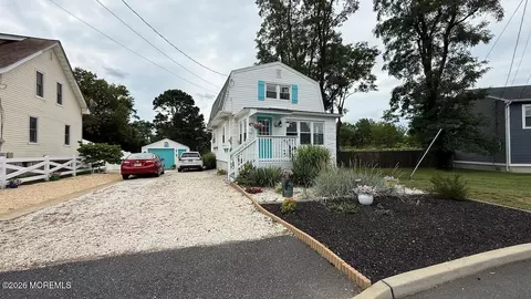 102 Victoria Pl, Union Beach, NJ 07735