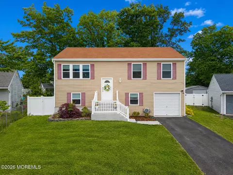 43 Tiller Dr, Barnegat, NJ 08005