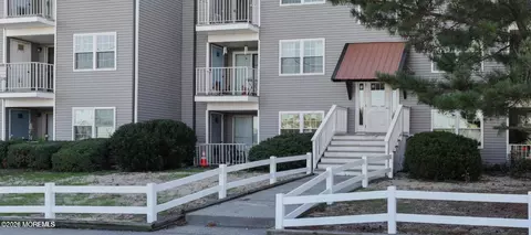424 Beachway Ave #5A, Keansburg, NJ 07734