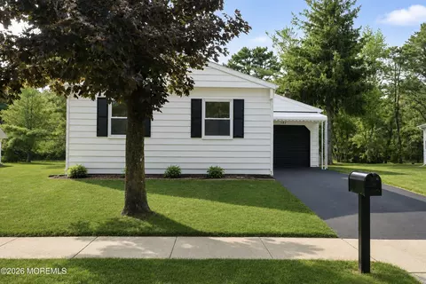 127 Troumaka St, Toms River, NJ 08757