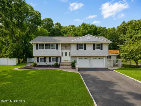11 Ash St, Eatontown, NJ 07724