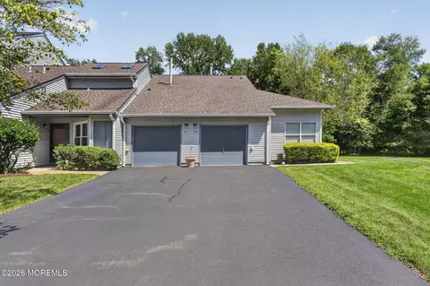 468 Bayberry Ct, Englishtown, NJ 07726