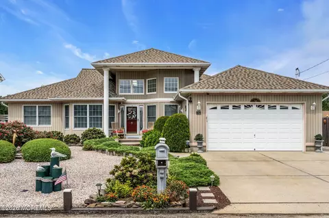 820 Bowsprit Pt, Lanoka Harbor, NJ 08734