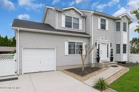 1233 Lawrence Ave, Toms River, NJ 08757