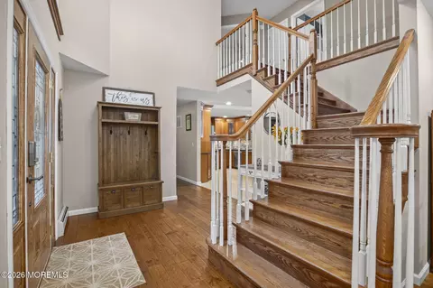 Entry Way - 45 Pineoaka Rd, Jackson, NJ 08527 photo 2 of 5