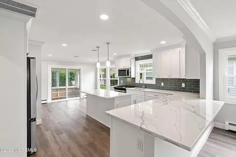 374 Port Royal Dr, Toms River, NJ 08757