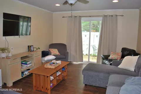 5 Powell Ct #14, Hightstown, NJ 08520