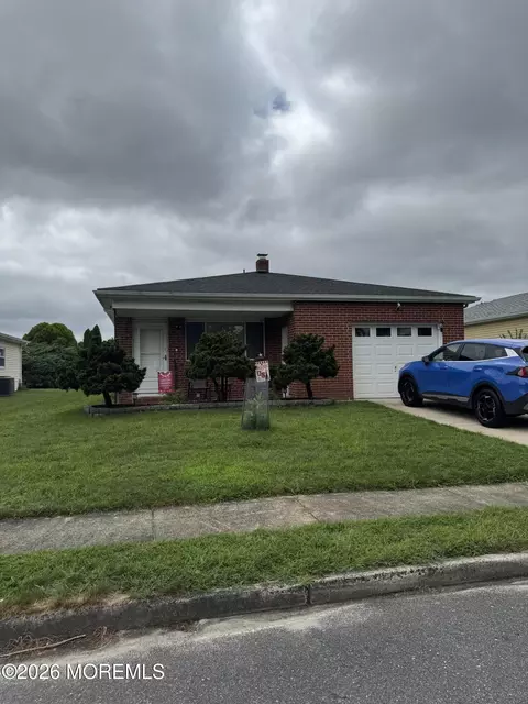 179 Biabou Dr, Toms River, NJ 08757
