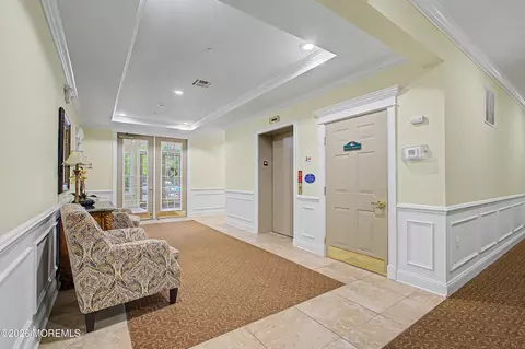 422 Sophee Ln, Lakewood, NJ 08701