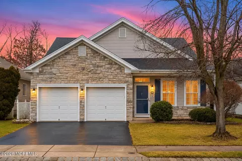 9 Robin Ln, Barnegat, NJ 08005