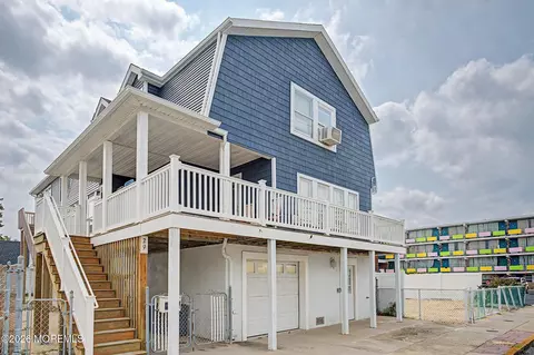 27 Dupont Ave, Seaside Heights, NJ 08751