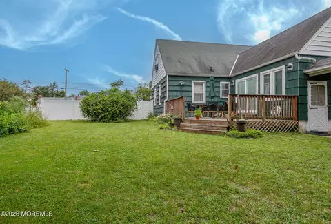 Exterior - 500 Pine St, Lakehurst, NJ 08733 photo 1 of 2