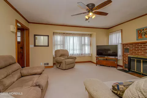 Living - 500 Pine St, Lakehurst, NJ 08733 photo 1 of 2
