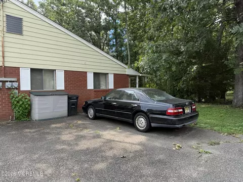 4 D Cardinal St, Manchester, NJ 08759