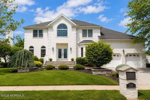 19 Bloomfield Rd, Manalapan, NJ 07726