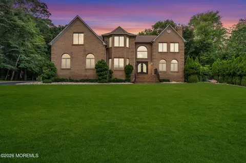 14 Black Walnut Way, Marlboro, NJ 07746