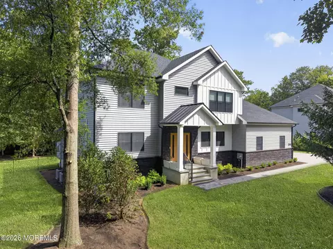 284 Middle Rd, Holmdel, NJ 07733