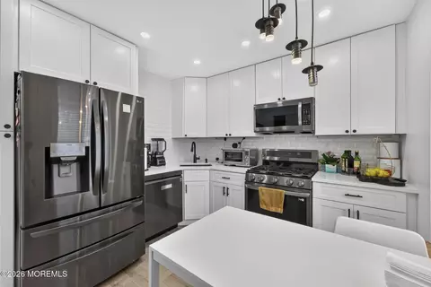 Kitchen - 80 Rita Ln, Jackson, NJ 08527 photo 2 of 2
