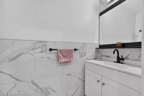 Bath - 80 Rita Ln, Jackson, NJ 08527 photo 1 of 3