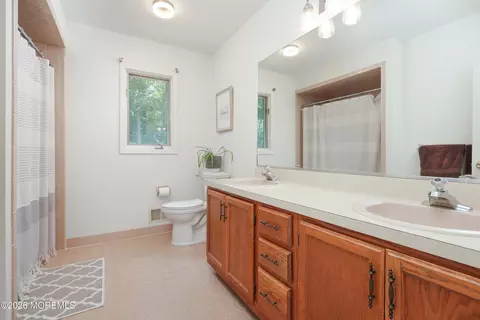 18 Constitution Dr, Leonardo, NJ 07737 photo 27